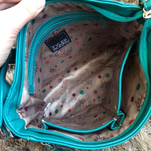 Cross Body Bag - Picture 2 of 6